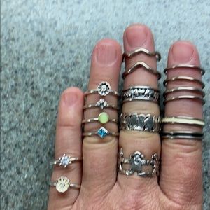 Lot of 17 rings